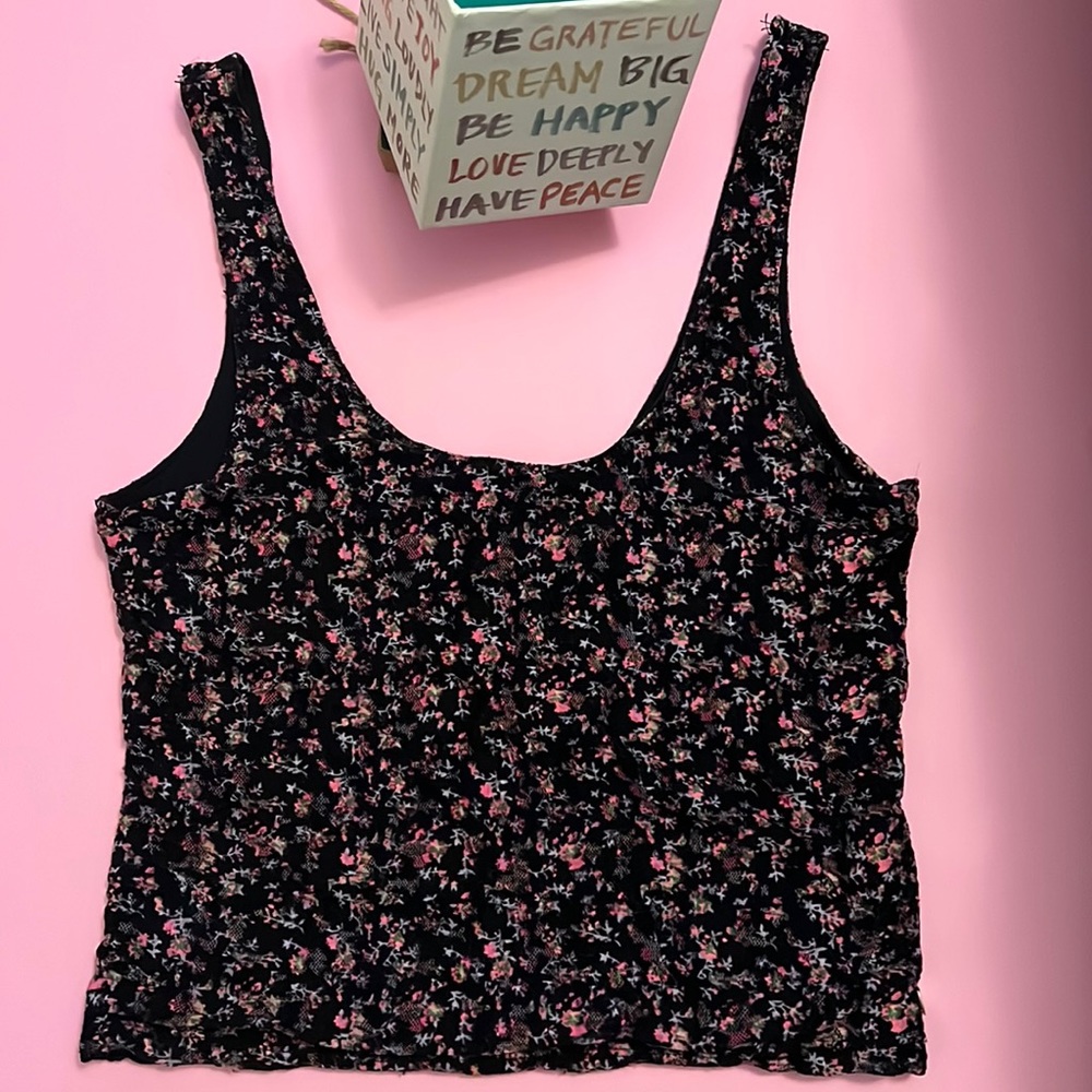 Volcom floral tank top🌺